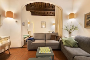 Living area - Pitti Studio (Florence)