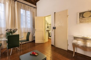 Dining - Pitti Studio (Florence)