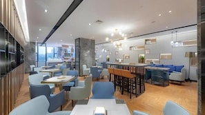 Ảnh chưa phân loại, 2 trong số 28 ảnh, nút