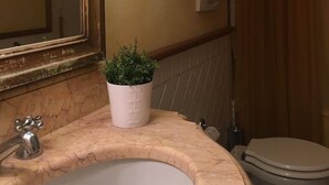 Bathroom - Oriuolo Giotto (Florence)