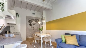 Living area - Mamo Florence - Ricasoli Apartment (Florence)