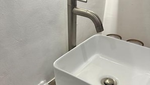 Bathroom - Resong Hotel (Padang)