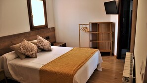 Unclassified image, 4 of 21, button - Hotel Cervaria (Cervera del Río Alhama)