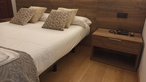 Unclassified image, 5 of 21, button - Hotel Cervaria (Cervera del Río Alhama)