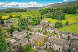 Unclassified image, 2 of 54, button - The Green Dragon Inn at Hardraw (Hawes)