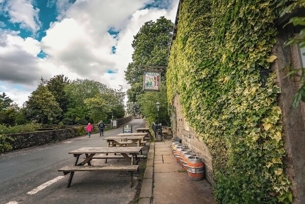 Unclassified image, 1 of 54, button - The Green Dragon Inn at Hardraw (Hawes)