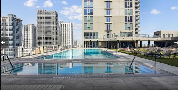 Pool - 29th Floor Balcony Studio Miami Skyline Views (Miami)