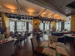 Dining - Hotel Iceberg Borovets (Samokov)