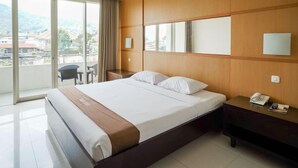 Room - Aster Hotel (Batu)