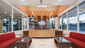 Lobby - D Carol Hotel Surabaya (Surabaya)