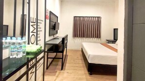 Room - Crown Budget In Style Kediri (Kediri)