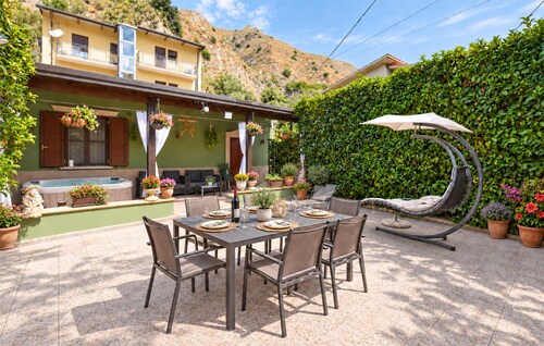2 bedroom nice home in Reggio Calabria