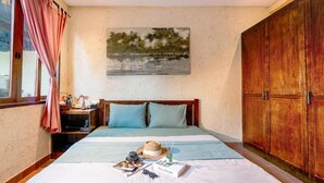 Deluxe kamer, 1 twee- of 2 eenpersoonsbedden, uitzicht op tuin | Een bureau, verduisterende gordijnen, gratis wifi