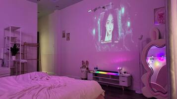 Luxury Studio, Balcony | Blackout drapes, iron/ironing board, WiFi (free)