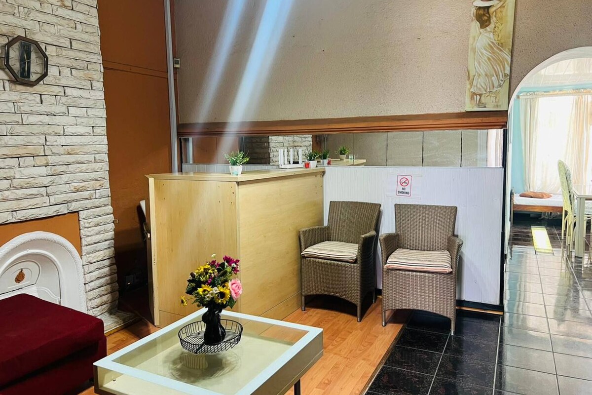 Room, 1 Bedroom | Lobby