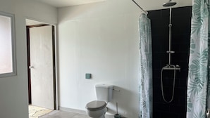 Shower, hair dryer, towels, soap - Beach & Pool - Central Maharepa - Villa Tepua (MOOREA)