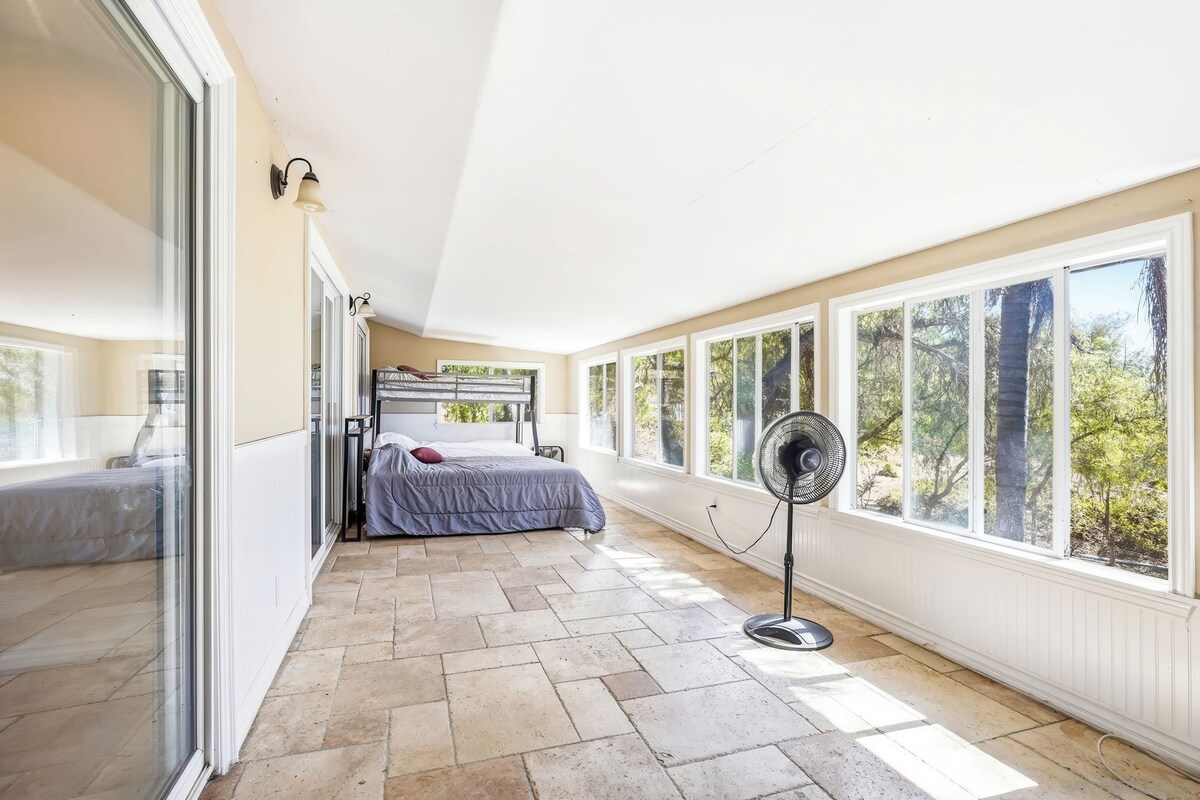 House, 5 Bedrooms | Iron/ironing board, free WiFi