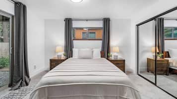 House, Multiple Beds, Fireplace, Mountain View (Margaret Manor) | 3 bedrooms, individually decorated, individually furnished, bed sheets
