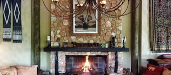 FEVERTREE LODGE - Boutique Safari Lodge - Secret Hideaway