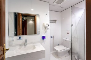 Dusche, Handtücher, Seife, Shampoo