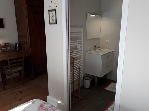 Bed and Breakfast 'Chmabre Nature' with Shared Garden and Wi-Fi