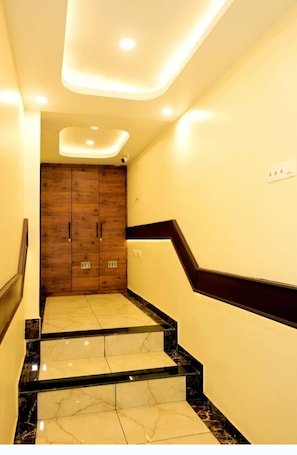 Ảnh chưa phân loại, 4 trong số 17 ảnh, nút