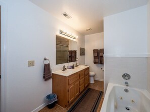Bathroom - Mountain Hideaway, Downtown, Hot tub, Fenced yard! (Blue Ridge)