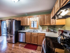 Unclassified image, 5 of 21, button - Mountain Hideaway, Downtown, Hot tub, Fenced yard! (Blue Ridge)