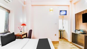Deluxe Room - Hotel O Sudhowala Formerly White Retreat (Dehradun)