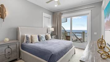 Rumah, Beberapa Tempat Tidur, pemandangan samudra (Ocean-View Home) | 7 kamar tidur, meja kerja, dan didekorasi berbeda-beda
