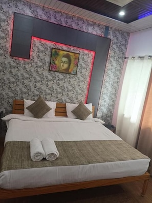 Family Room, Balcony, Mountain View - Kedar kantha (Guptkashi)