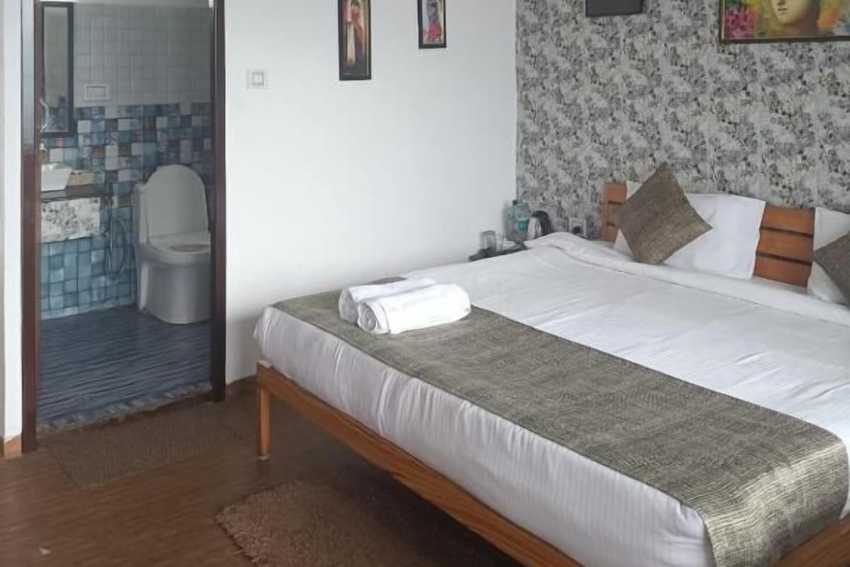 Deluxe Double Room, Balcony, Mountain View
