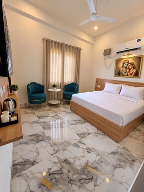 Deluxe Room - Alvora Resort (Barsana)