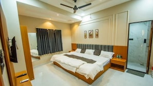 Deluxe Quadruple Room - Shiv Shyam Inn (Goyala Buzurg)