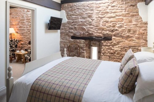 Tudor Farmhouse Hotel