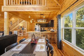 Dining - Bougie Bear Den by Colonial Properties (Sevierville)