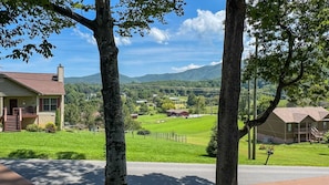 Exterior - Cove's Edge | Wears Valley Retreat (Sevierville)