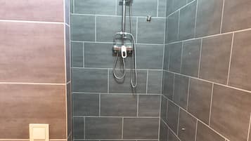 Familienzimmer | Badezimmer