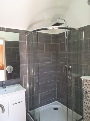 Bathroom - Indium City Panzió (Eger)