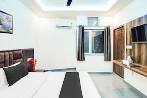 Classic Room - Hotel O Sunrakh Road Vrindavan Formerly (Vrindavan)