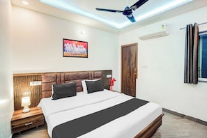 Classic Room - Hotel O Sunrakh Road Vrindavan Formerly (Vrindavan)