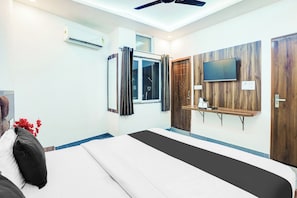 Classic Room - Hotel O Sunrakh Road Vrindavan Formerly (Vrindavan)