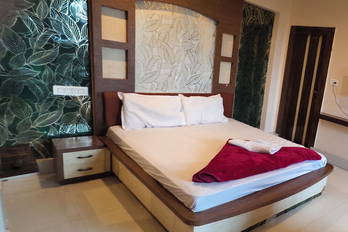 Quarto luxo, sacada | Wi-Fi de cortesia