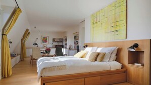 Room - A PERFECT BLEND OF COMFORT, STYLE & SOPHISTICATION- SAINT GERMAIN (Paris)