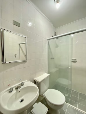 Economy Suite | Bathroom - Hotel Canto do Rio (São Sebastião)