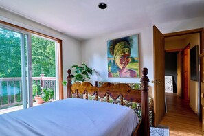 Room - Catskills Mountain Escape with Private Trail & Creek (Delhi)