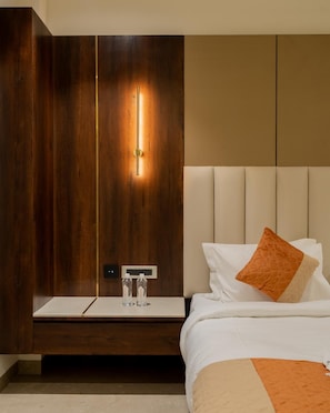 Unclassified image, 3 of 16, button