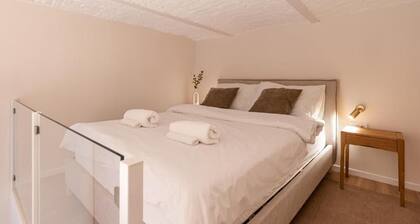 Szerb Boutique Suites by BQA