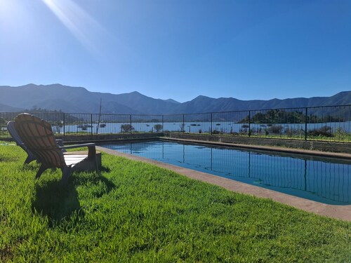 Lakefront Aculeo Red House Wifi Pet Wood Hot Tub