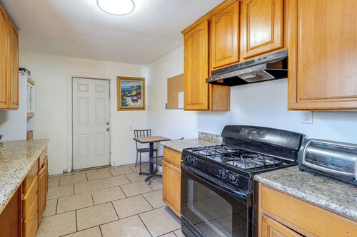 Cozy Stockton Home Close to UOP & Miracle Mile